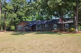 301 Fork Lake Dr, Clinton, NC 28328 - Photo 1