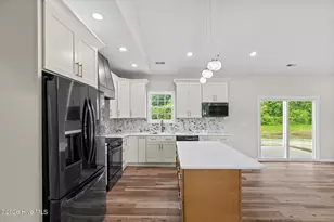 402 Wade Dr, Richlands, NC 28574 - Photo 9