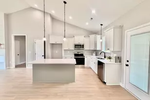 3794 Chatsworth Dr, La Grange, NC 28551 - Photo 7