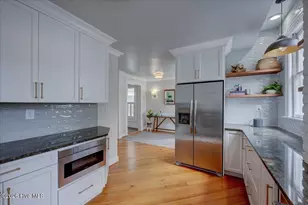 229 New St, New Bern, NC 28560 - Photo 9