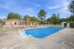 2342 N Lakeview Dr, Newport, NC 28570 - Photo 7
