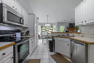 405 W Regent Ct, Jacksonville, NC 28546 - Photo 11