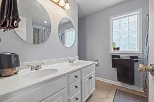405 W Regent Ct, Jacksonville, NC 28546 - Photo 23