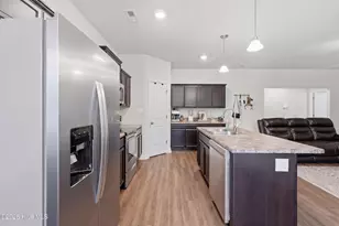 417 Old Stage Rd, Richlands, NC 28574 - Photo 7