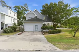 701 Fifth Street S, Carolina Beach, NC 28428 - Photo 3