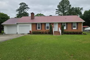 1932 Hullwood Dr, Kinston, NC 28504 - Photo 1