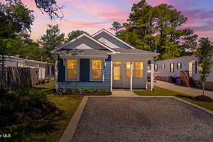 130 NE 75th St, Oak Island, NC 28465 - Photo 3