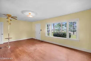 402 Madam Moores Ln, New Bern, NC 28562 - Photo 7