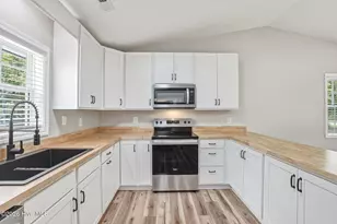 206 Village Dr, Beaufort, NC 28516 - Photo 9