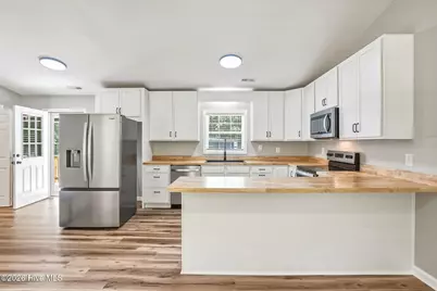 206 Village Drive, Beaufort, NC 28516 - Photo 7