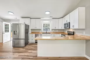 206 Village Dr, Beaufort, NC 28516 - Photo 7