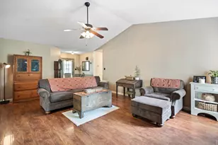101 Black Walnut Dr, Richlands, NC 28574 - Photo 9