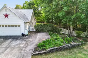 101 Black Walnut Dr, Richlands, NC 28574 - Photo 3