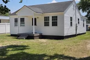 213 Oak St, Snow Hill, NC 28580 - Photo 1