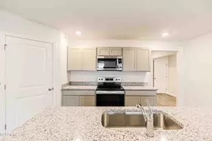 319 Merchant Pt Blvd, Jacksonville, NC 28546 - Photo 7