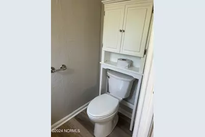 240 E New Hampshire Avenue, Southern Pines, NC 28387 - Photo 17