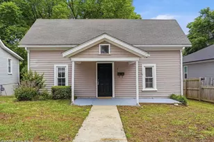 204 W Hill St, Benson, NC 27504 - Photo 1