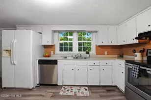 204 W Hill St, Benson, NC 27504 - Photo 9