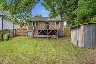 204 W Hill Street, Benson, NC 27504 - Photo 23