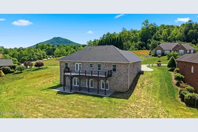 418 Huntington Woods Drive N, Lenoir, NC 28645 - Photo 27