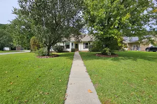 218 Foxwood Ct, Jacksonville, NC 28540 - Photo 1