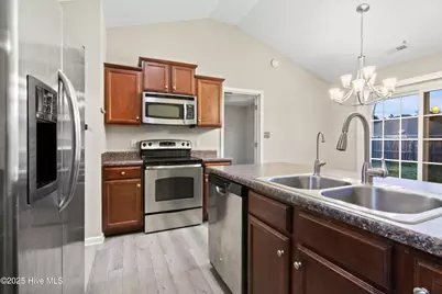 752 Radiant Drive, Jacksonville, NC 28546 - Photo 7