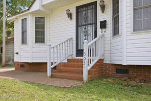 303 Dobbs St, Hertford, NC 27944 - Photo 3
