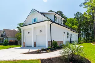 527 S Middleton Dr NW, Calabash, NC 28467 - Photo 3