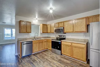 202 Bridgewood Drive, Jacksonville, NC 28546 - Photo 7