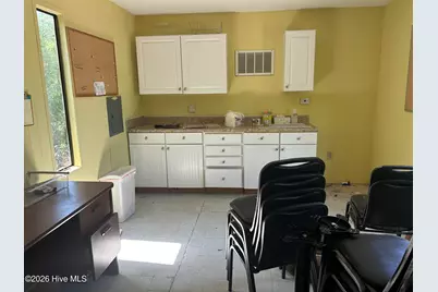 100 1st Street, Laurinburg, NC 28352 - Photo 3