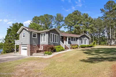 16521 Lakeshore Drive, Wagram, NC 28396 - Photo 9