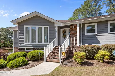 16521 Lakeshore Drive, Wagram, NC 28396 - Photo 3