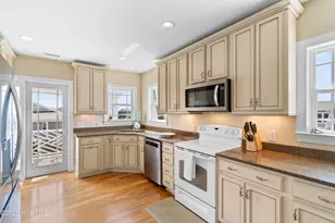 1046 Tide Ridge Dr, Holden Beach, NC 28462 - Photo 35