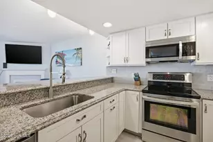 1518 S Lake Park Blvd, Carolina Beach, NC 28428 - Photo 9