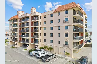 1518 S Lake Park Boulevard #4b, Carolina Beach, NC 28428 - Photo 1