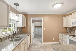 406 Richlands Loop Rd, Richlands, NC 28574 - Photo 15