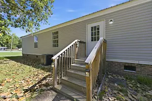 407 Croom St, Magnolia, NC 28453 - Photo 9