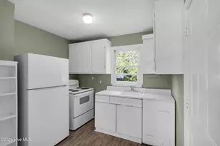 304 N B St, Bridgeton, NC 28519 - Photo 5