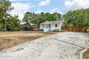 500 Lewis Dr, Carolina Beach, NC 28428 - Photo 3