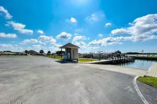 650 Cedar Point Blvd, Cedar Point, NC 28584 - Photo 37