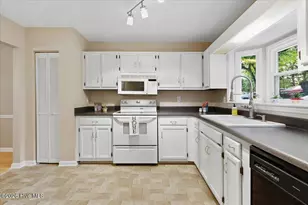 5738 3 Oaks Dr, Raleigh, NC 27612 - Photo 7
