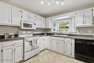 5738 3 Oaks Dr, Raleigh, NC 27612 - Photo 9