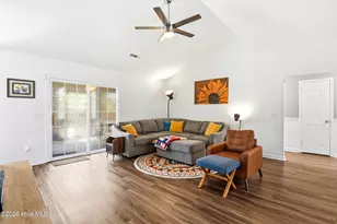 8504 Lakeview Dr, Wilmington, NC 28412 - Photo 9