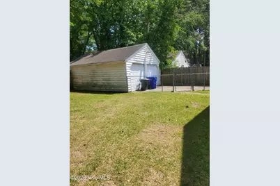 305 Glenwood Drive, Greenville, NC 27834 - Photo 5