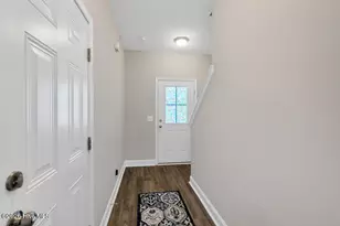 361 S Stingray Ln, Sneads Ferry, NC 28460 - Photo 5
