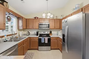 201 Candler Ct, Richlands, NC 28574 - Photo 9