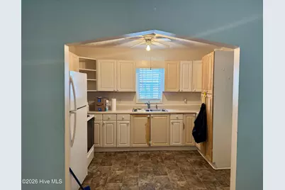 138 W Circle Court, Fayetteville, NC 28301 - Photo 9