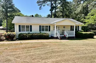 397 Johns Rd, Maxton, NC 28364 - Photo 1
