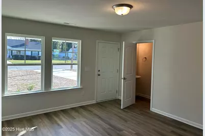 105 W Sater Street, Pinetops, NC 27864 - Photo 3