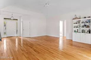 402 Lockwood Ln SW, Supply, NC 28462 - Photo 3